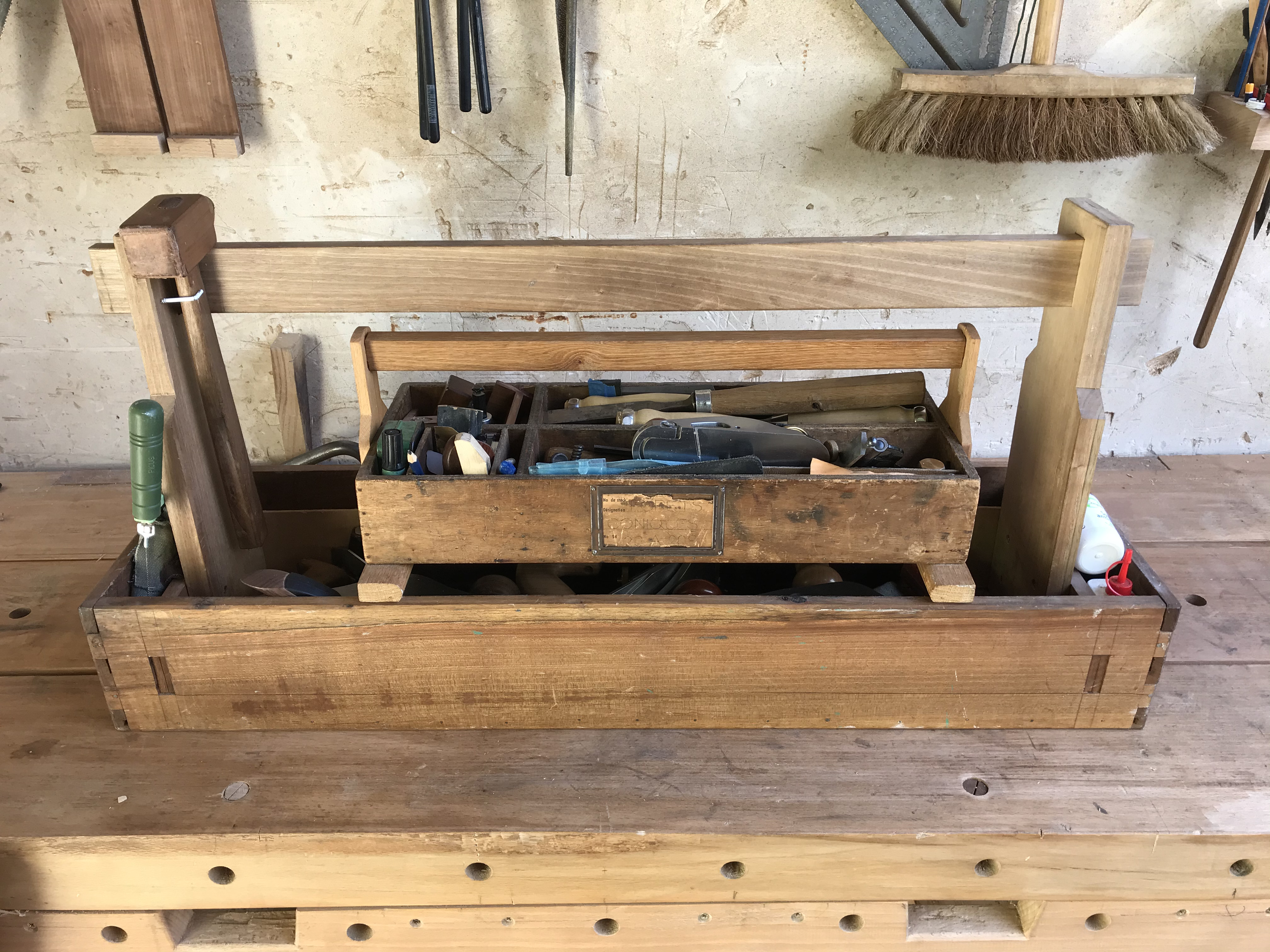 https://jardinmagique.info/craft/woodworking-toolbox/all-together.jpg